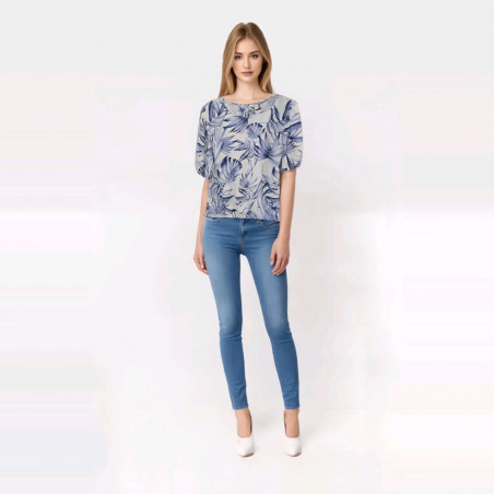 BLUSA ESTAMPADA ESPALDA ABIERTA